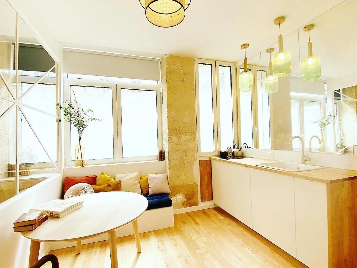 Apartment Tres Bel Appartement A Paris - Flat-Guest France